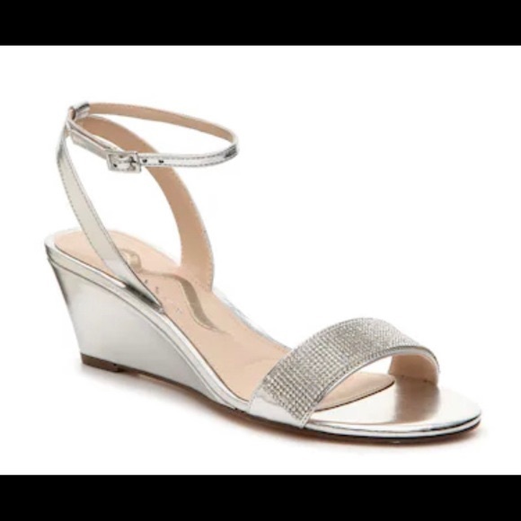 Nina Silver 2” heels - nice for fancy events - Picture 1 of 5